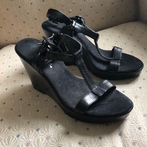 Black Wedge T-strap sandal